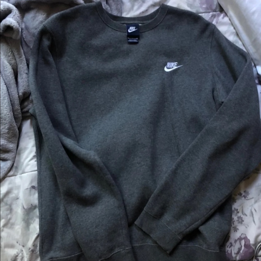 NOKE CREWNECK
